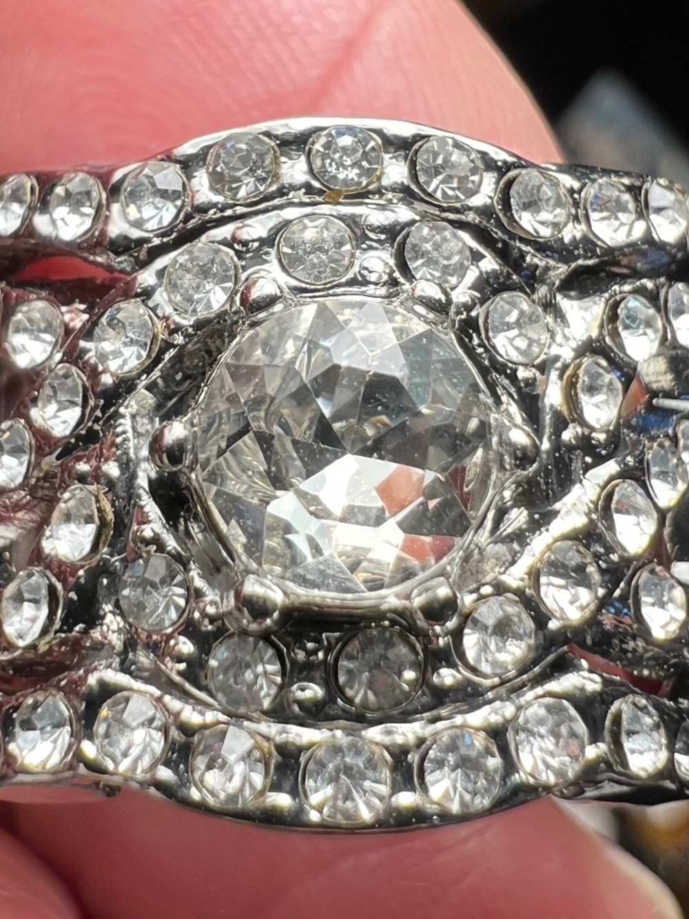 Silver Tone Rhinestone  Party Cocktail Stretch Ring Size 8